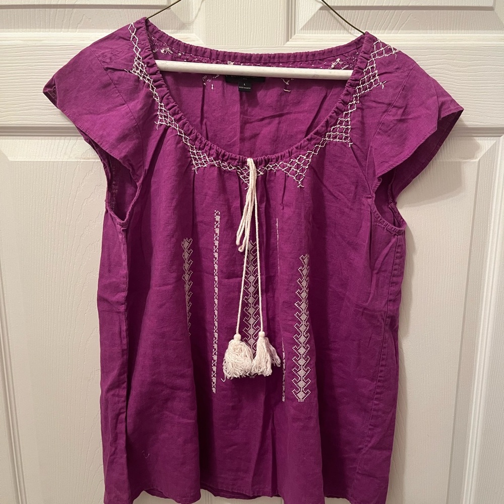 Banana Republic purple linen embroidered blouse